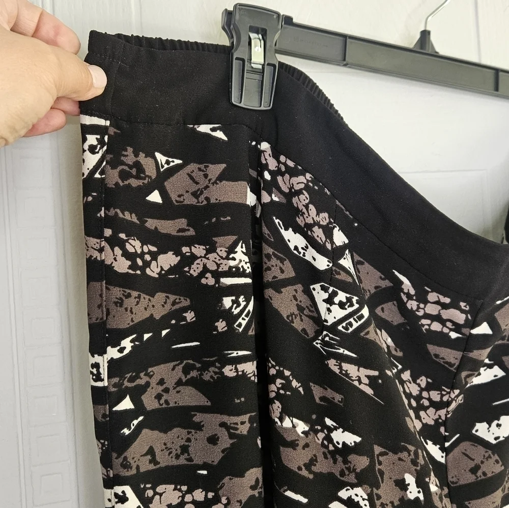 Michele Studio Abstract Print Pull On High Rise Taper Leg Pant Plus Sz 22 EUC